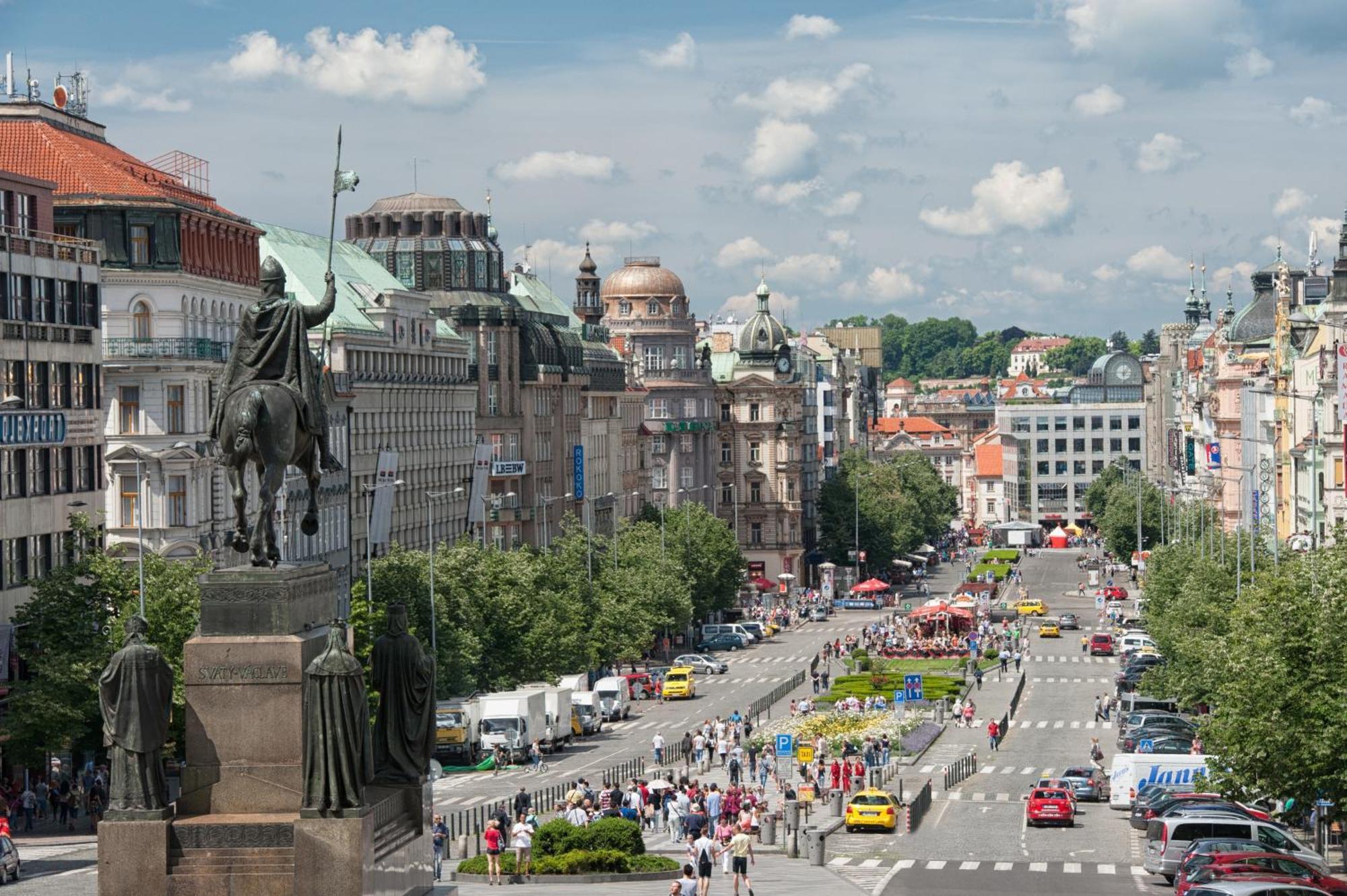 Golden - Wenceslas Square * Prag